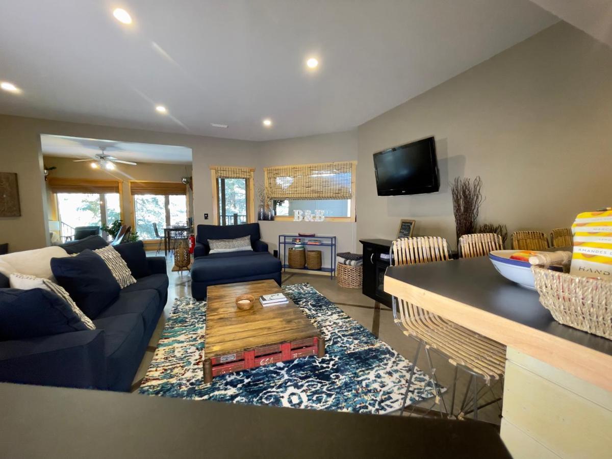 Blanchard Mountain Bnb Canmore Exteriör bild